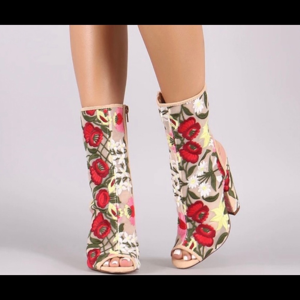 Liliana Embroidered Boots NEVER WORN